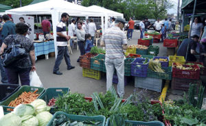 Comercialização de produtos orgânicos em feiras. Foto: Cetap.